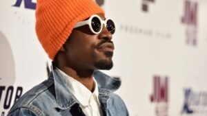 Read more about the article Seven Sirius Benjamin A Journey Through Fame and Family
